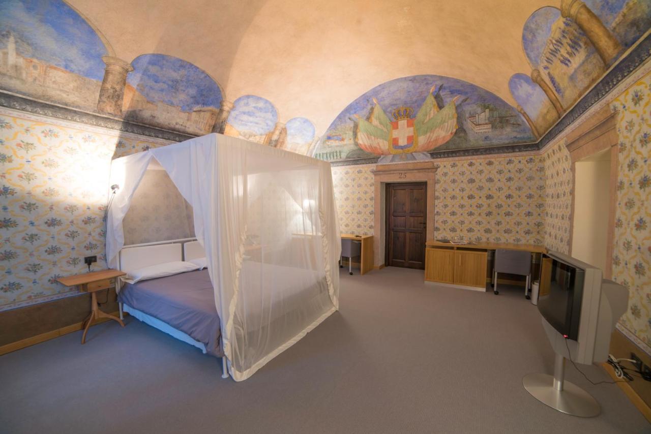 Hotel Cavour Et Des Officiers Bard Eksteriør billede